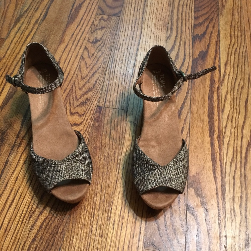 Toms cork wedge platform sandals metallic size 7.5